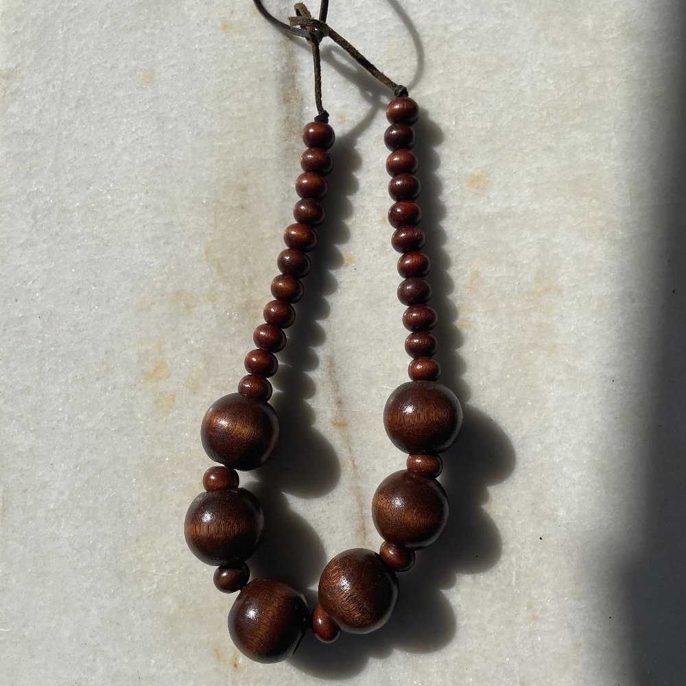 brown bead necklace